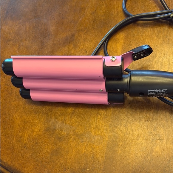 Pink & Black 3 Barrel Hair Beach Waver Curling Iron - Picture 3 of 8